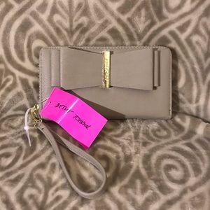 NWT - Betsy Johnson Zip Around Wallet - Bow